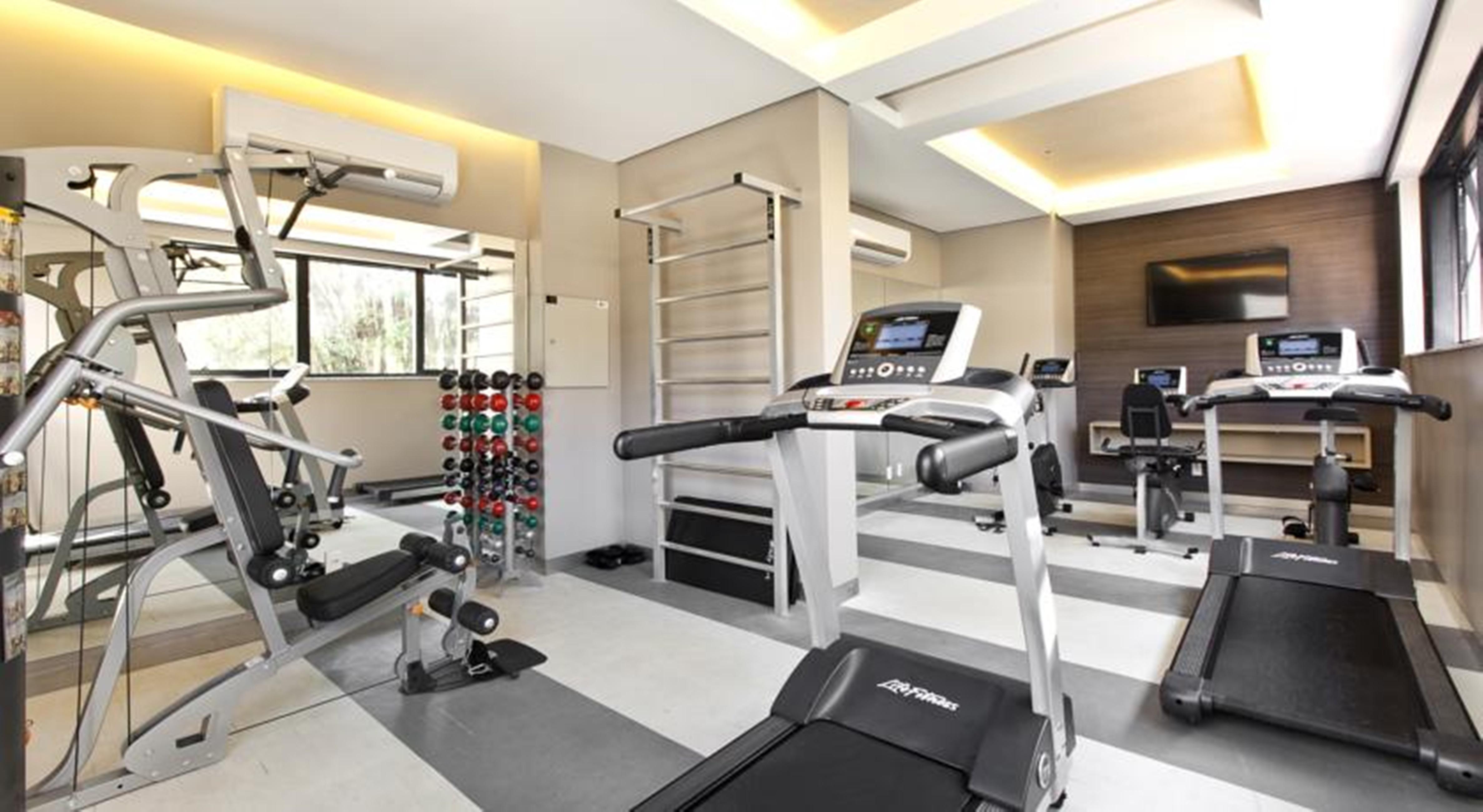 Radisson Blu Belo Horizonte Savassi Hotel Eksteriør billede A gym in a hotel